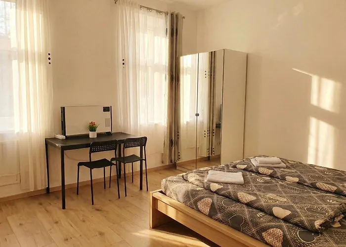 Close To Center - Affordable Private With Tv *