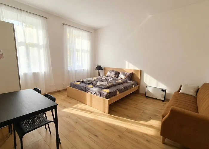 Close To Center - Affordable Private With Tv *